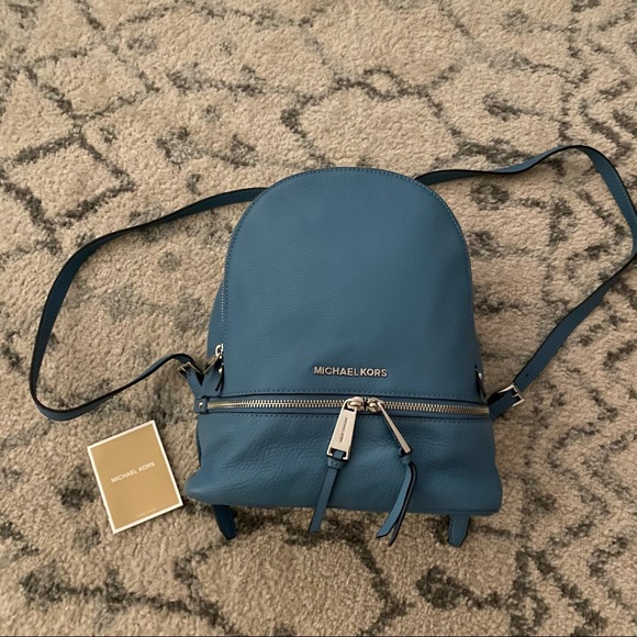 Michael Kors Rhea Pebble Leather backpack - Picture 2 of 5